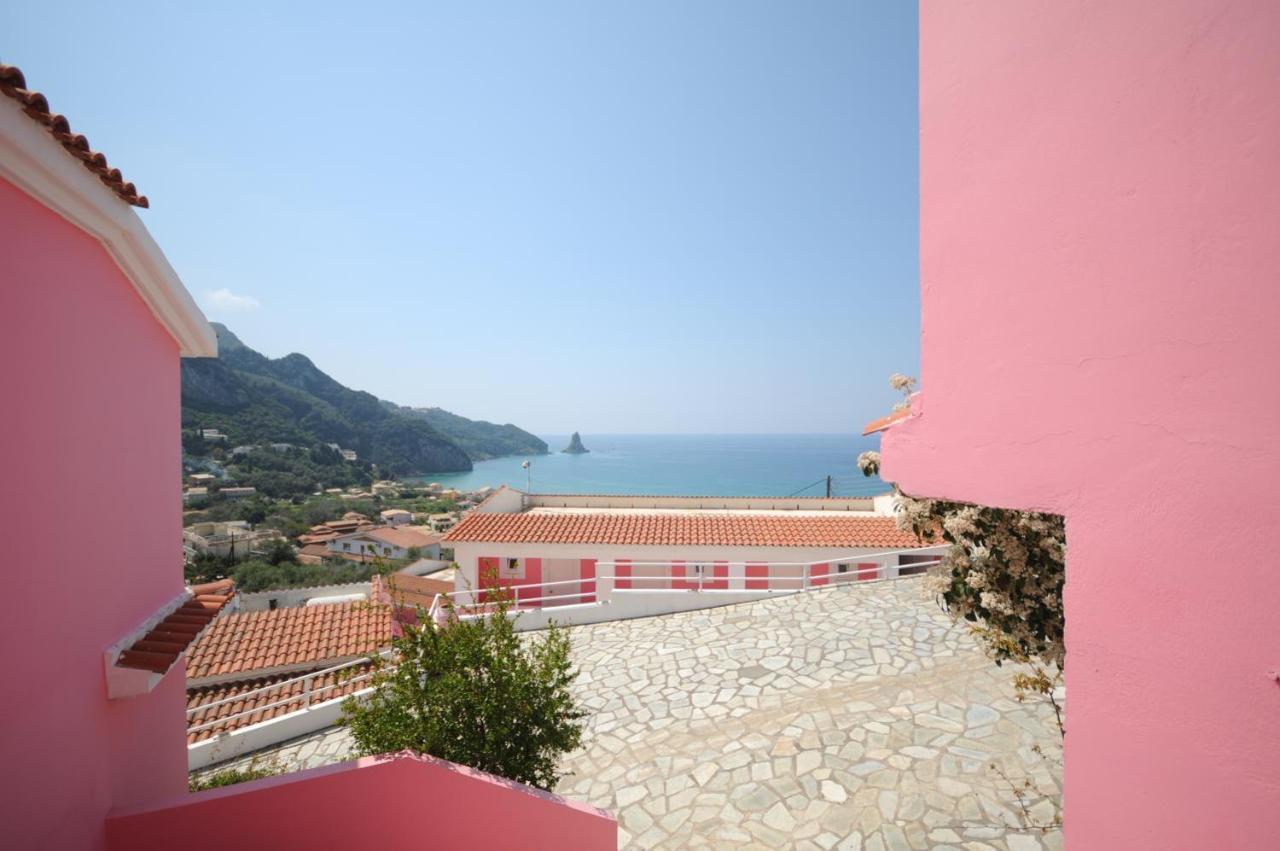 Pink Palace Beach Resort อากิออส กอร์ดิออส ภายนอก รูปภาพ