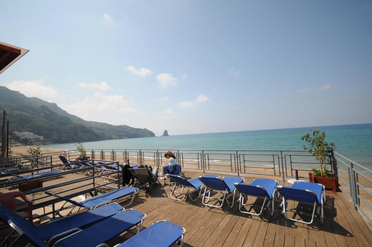 Pink Palace Beach Resort อากิออส กอร์ดิออส ภายนอก รูปภาพ