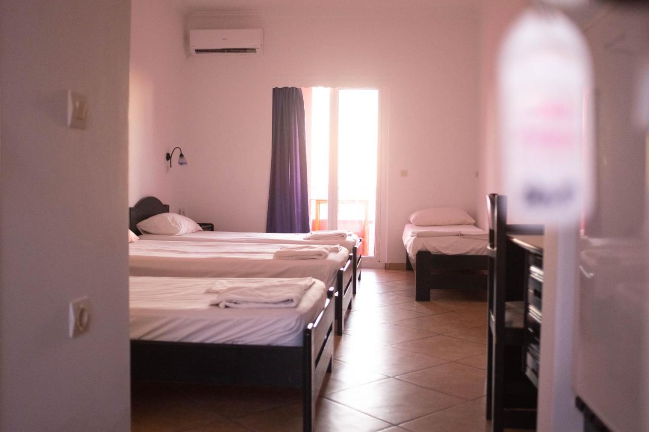 Pink Palace Beach Resort อากิออส กอร์ดิออส ภายนอก รูปภาพ