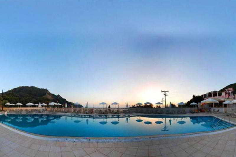 Pink Palace Beach Resort อากิออส กอร์ดิออส ภายนอก รูปภาพ