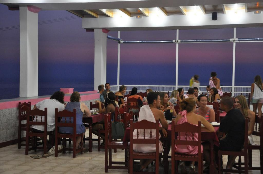 Pink Palace Beach Resort อากิออส กอร์ดิออส ภายนอก รูปภาพ